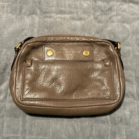 Marc by Marc Jacobs Brown Leather Purse, Adjustable Shoulder Strap, Black Inside - Picture 2 of 10